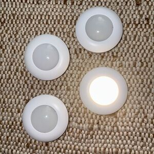Wireless LED Puck Lights - White